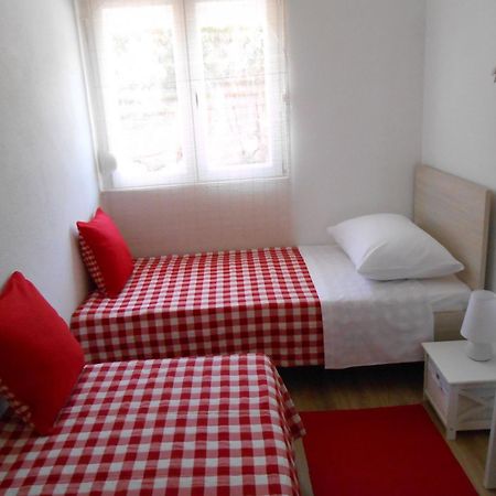Apartments With A Parking Space Okrug Gornji, Ciovo - 13859 Трогір Номер фото