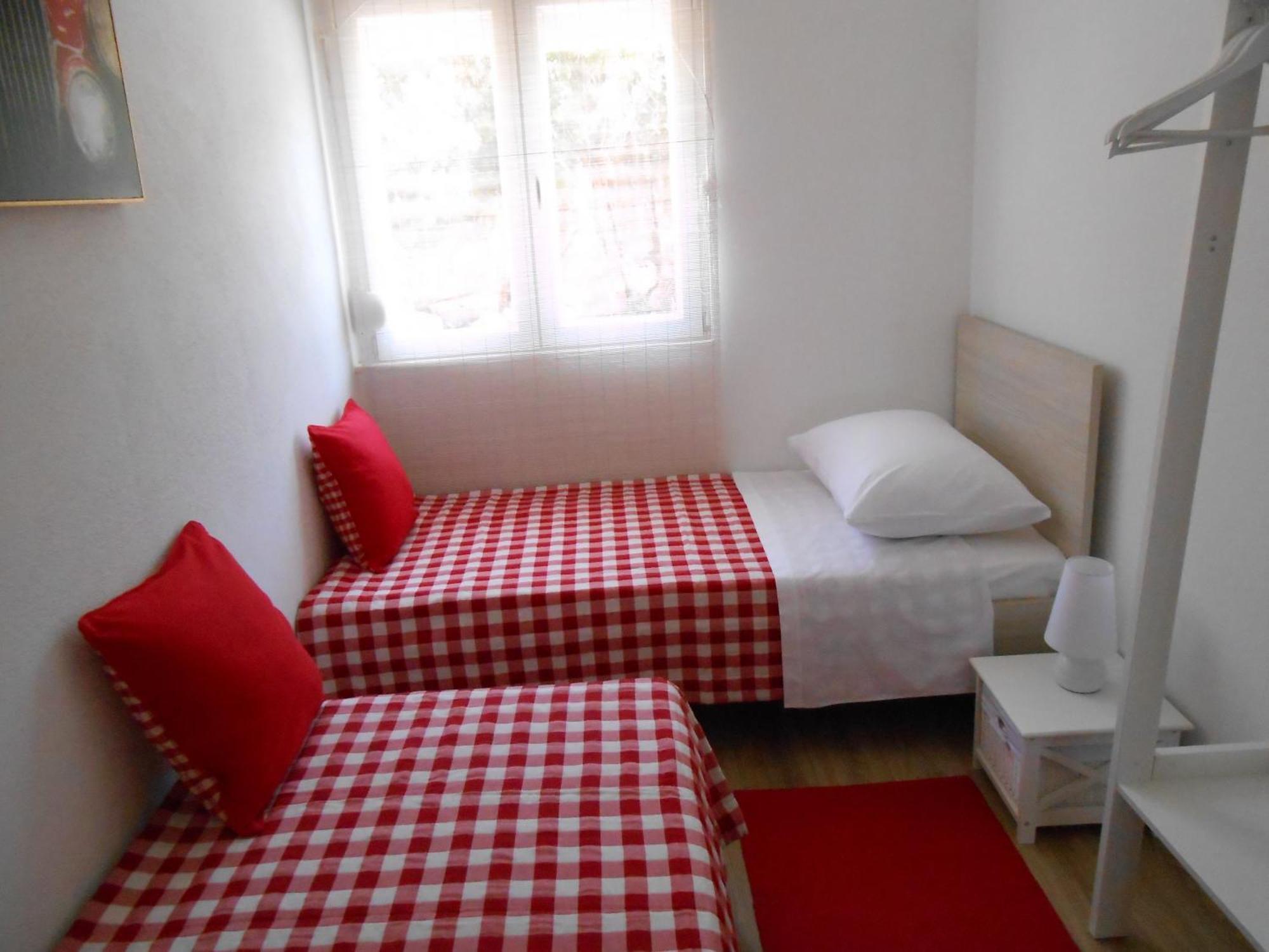 Apartments With A Parking Space Okrug Gornji, Ciovo - 13859 Трогір Номер фото